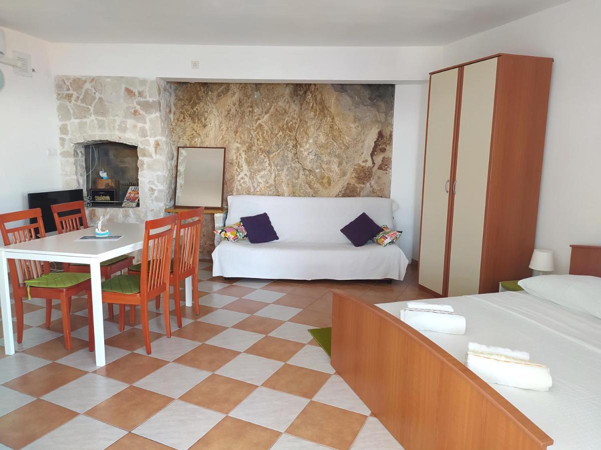 Apartmani Stine Donji Okrug Exterior foto